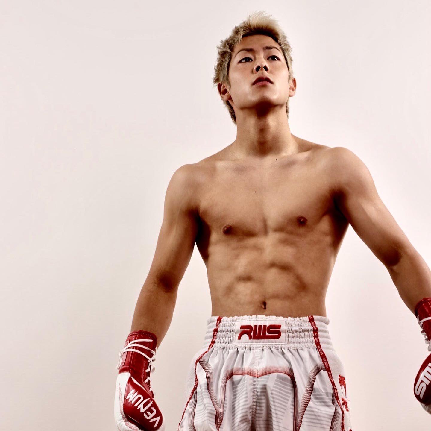 โคตะ มิอุระ หนุ่มหล่อ